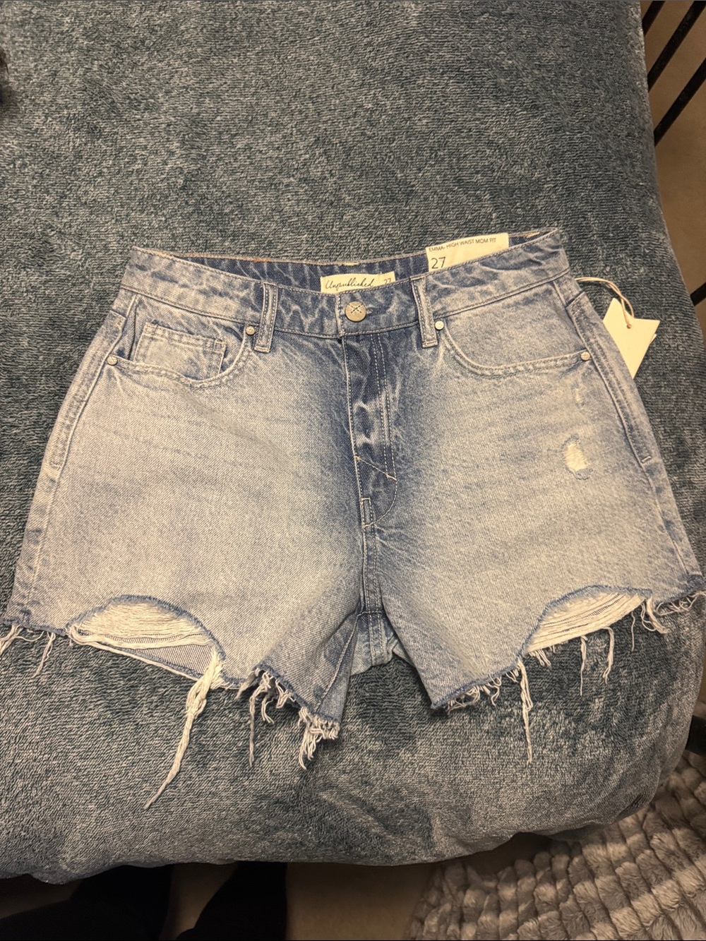 Light Wash Distressed Denim Shorts - 27